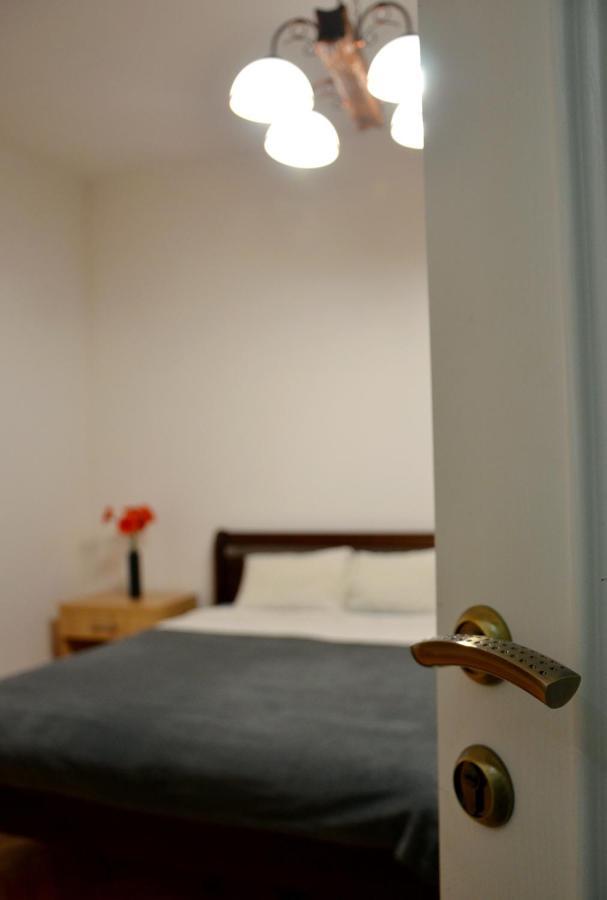 Brand New Apartment In City Center Lviv Bagian luar foto