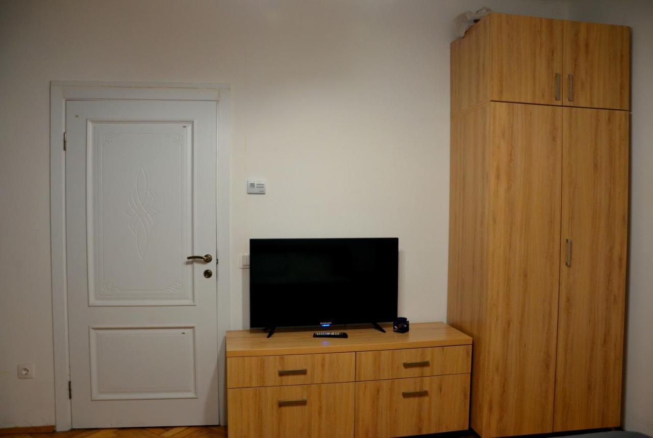 Brand New Apartment In City Center Lviv Bagian luar foto