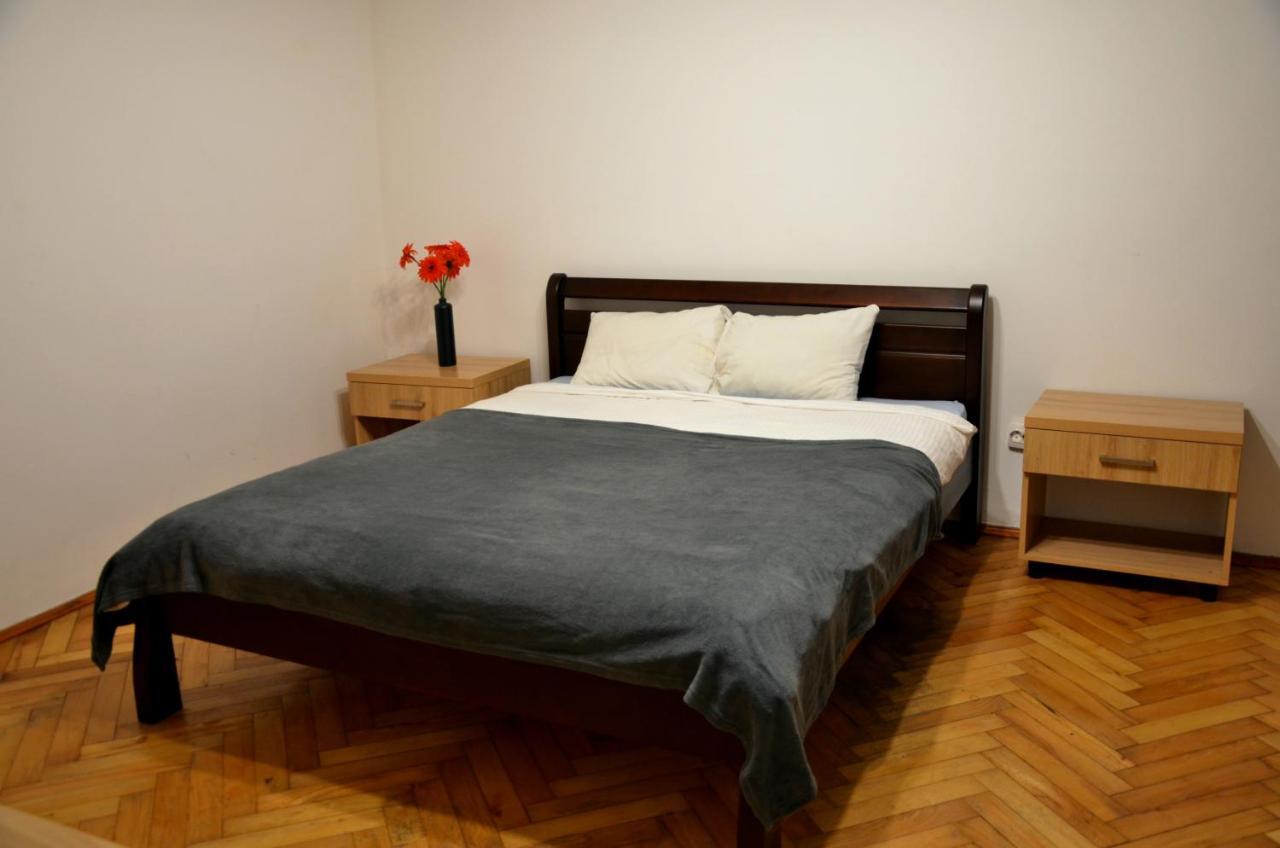 Brand New Apartment In City Center Lviv Bagian luar foto